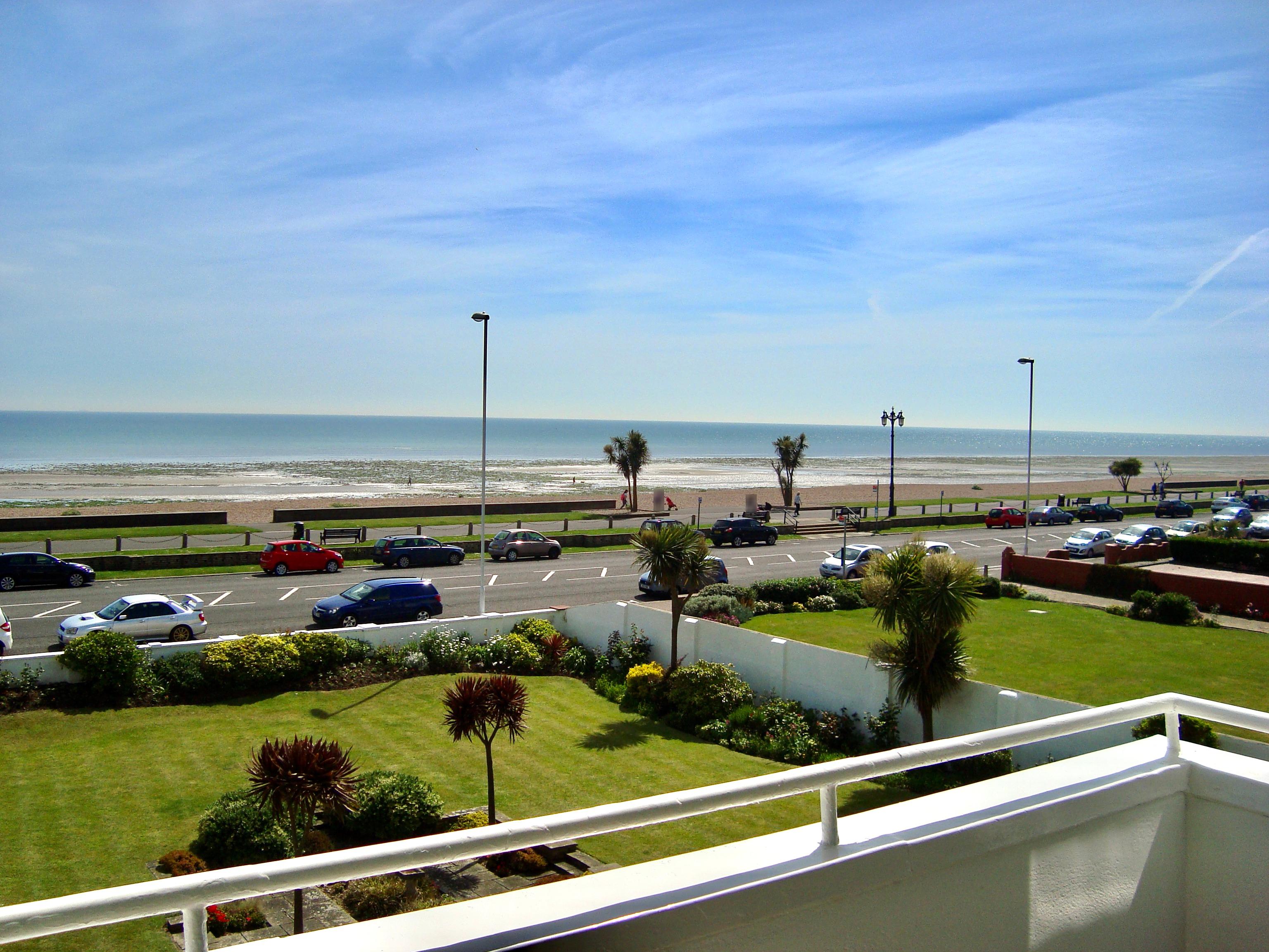 Flat West Parade in Worthing