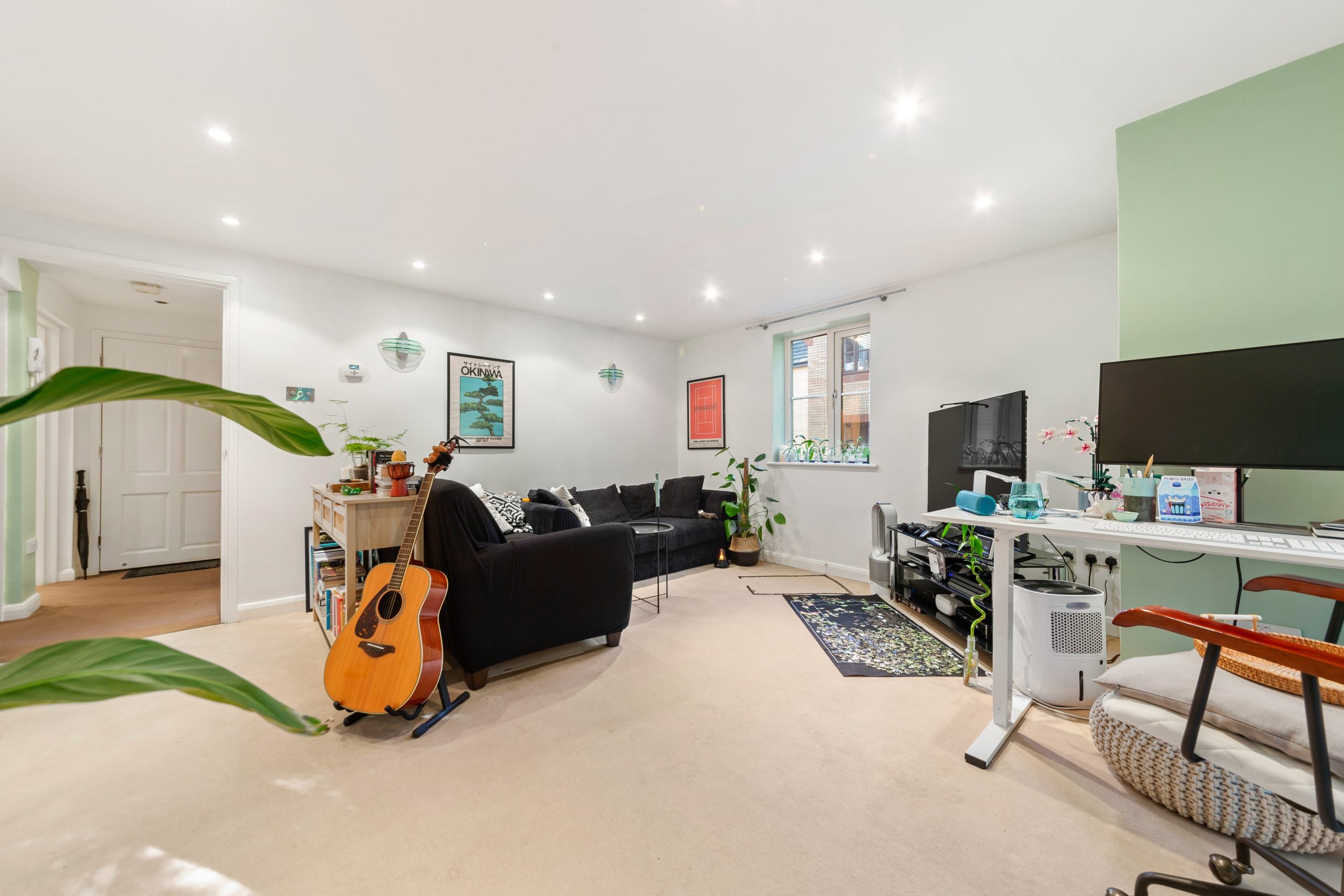 Flat Wellington Way in Greater London