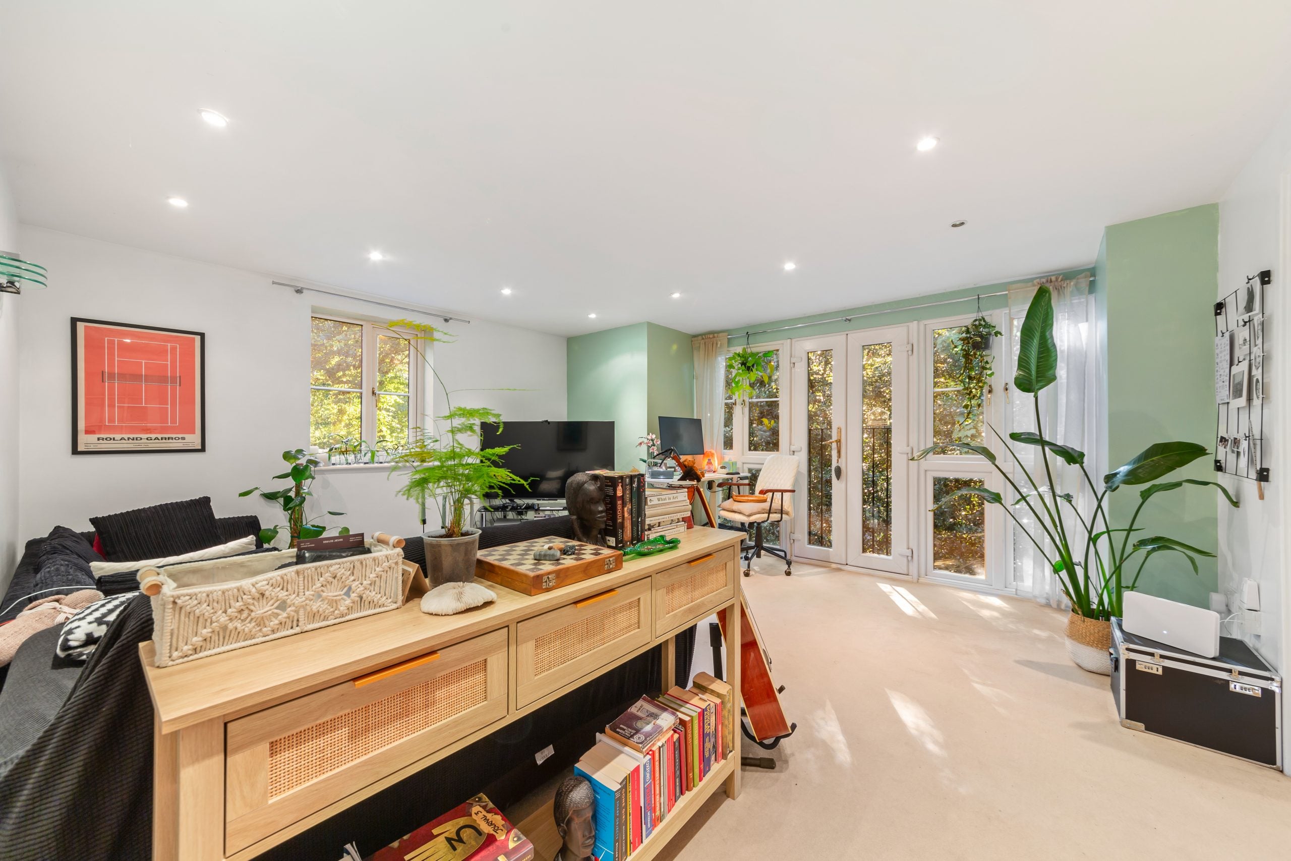 Flat Wellington Way in Greater London