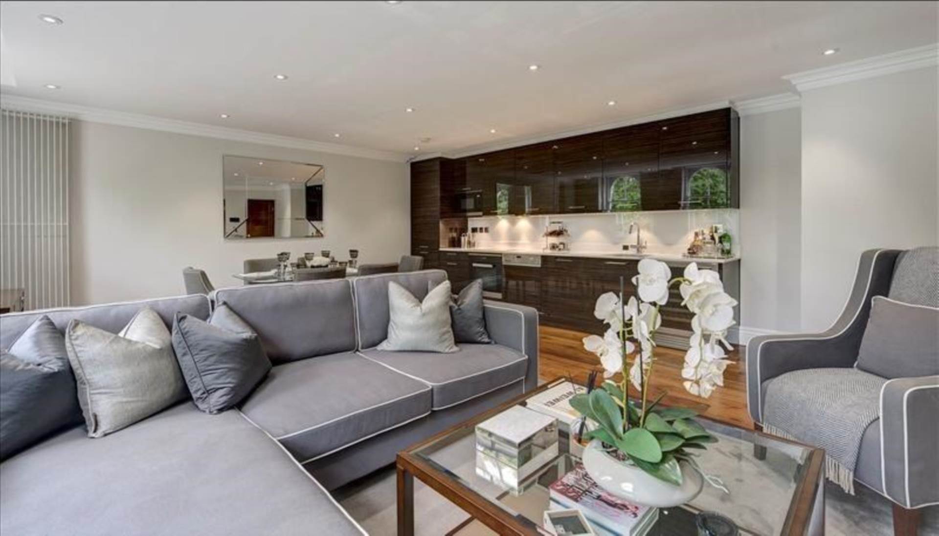 Flat Kensington Gardens Square in City of Westminster