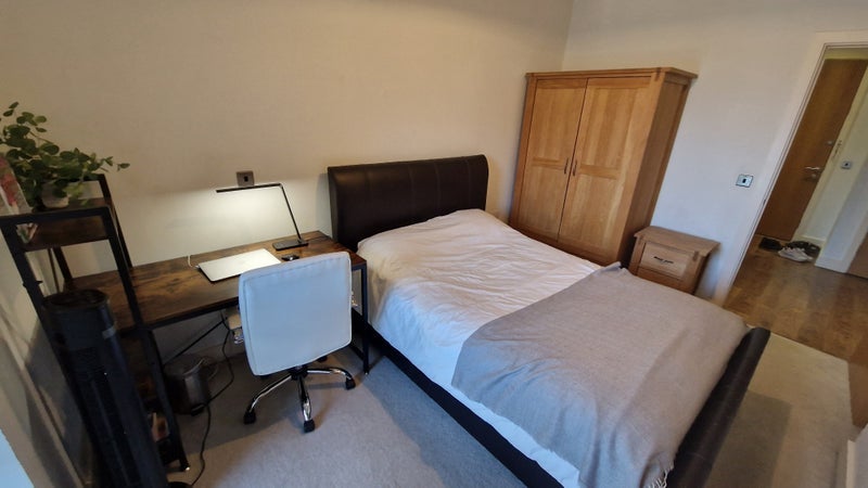 Room New Village Avenue in Greater London