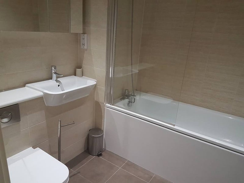 Room New Village Avenue in Greater London