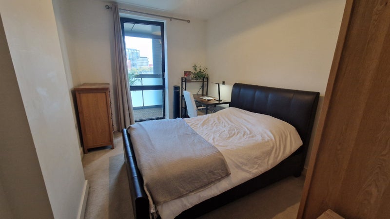 Room New Village Avenue in Greater London