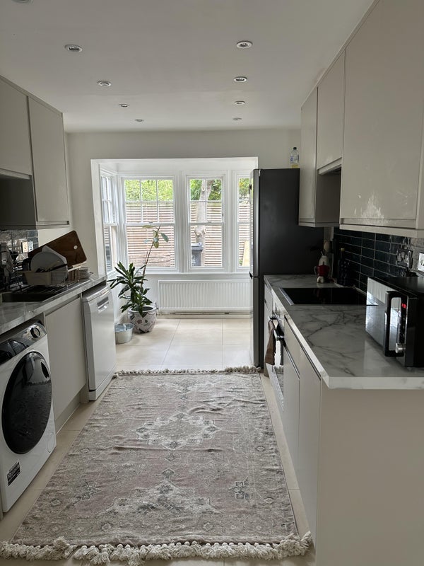Room Sutton Square in Greater London