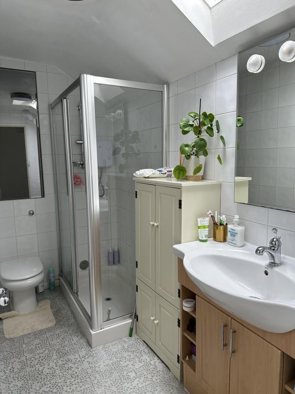 Room Sutton Square in Greater London