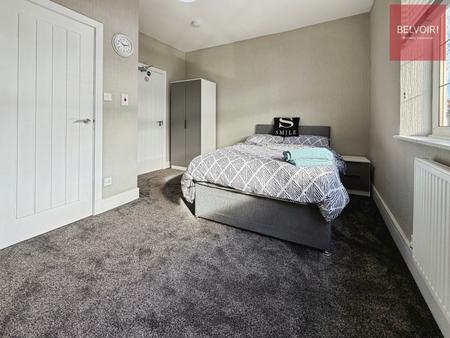Room Neville Street in Cleethorpes