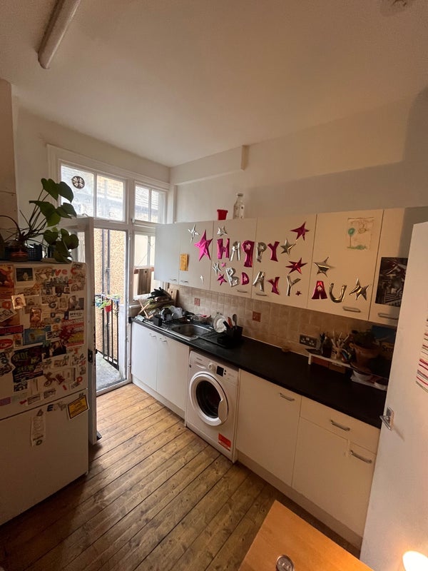Room New Cross Road in Greater London