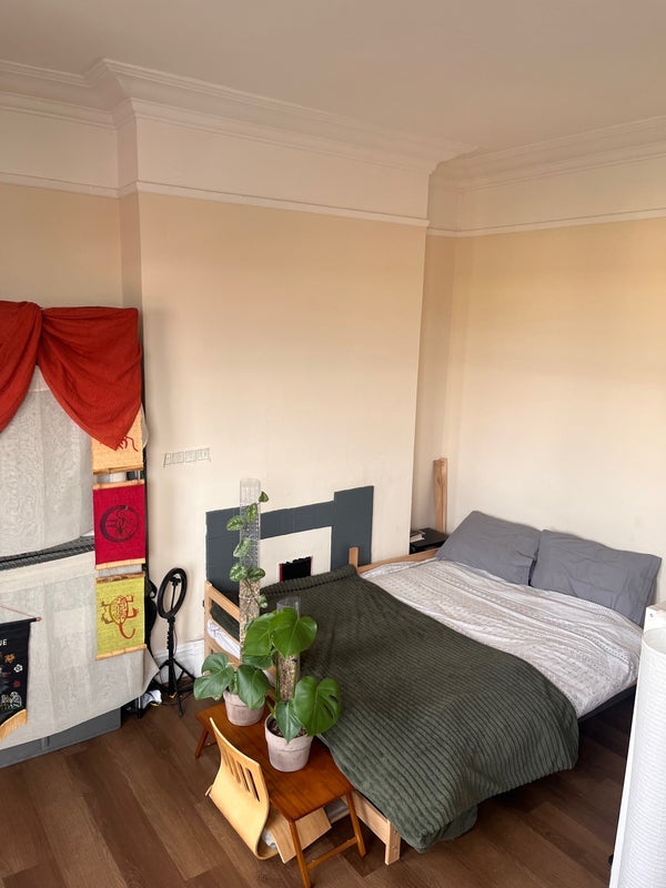 Room New Cross Road in Greater London