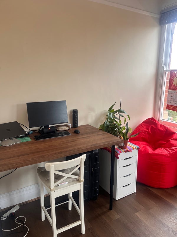 Room New Cross Road in Greater London
