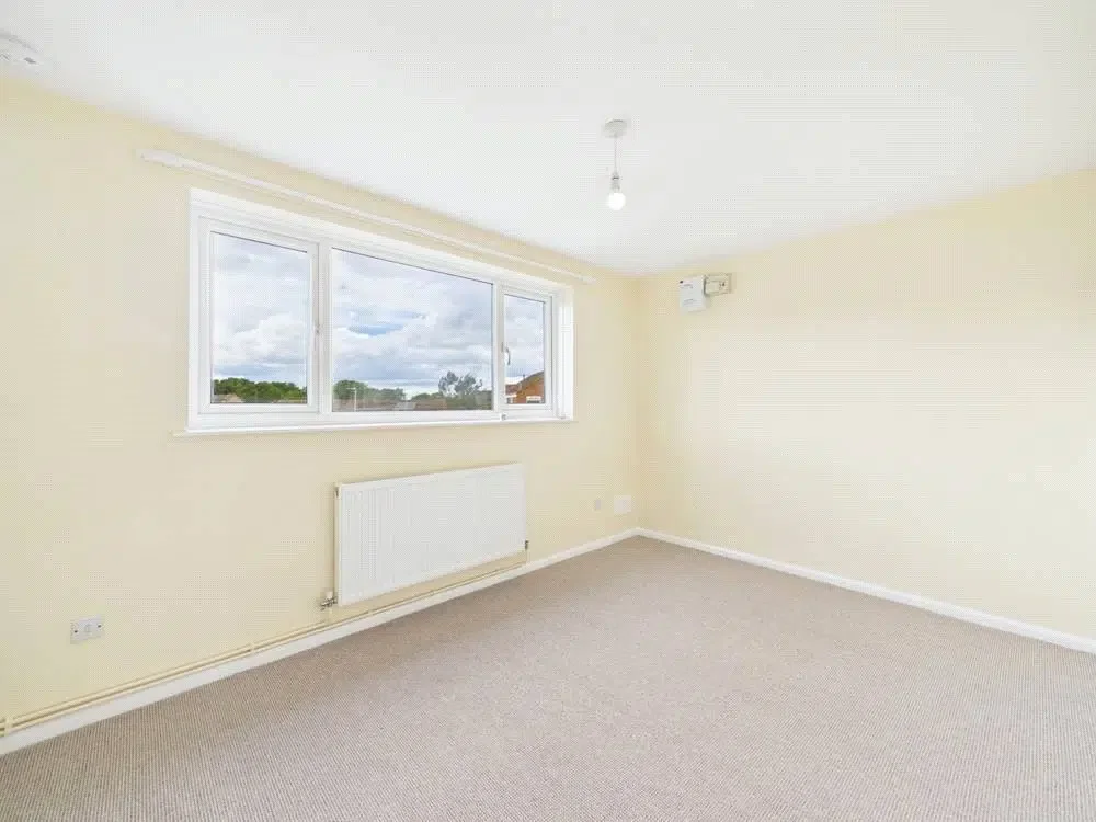 Room Fieldcourt Drive in Gloucester