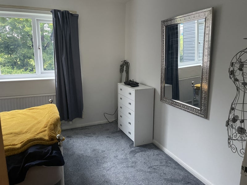 Room Leat Close in East Hertfordshire