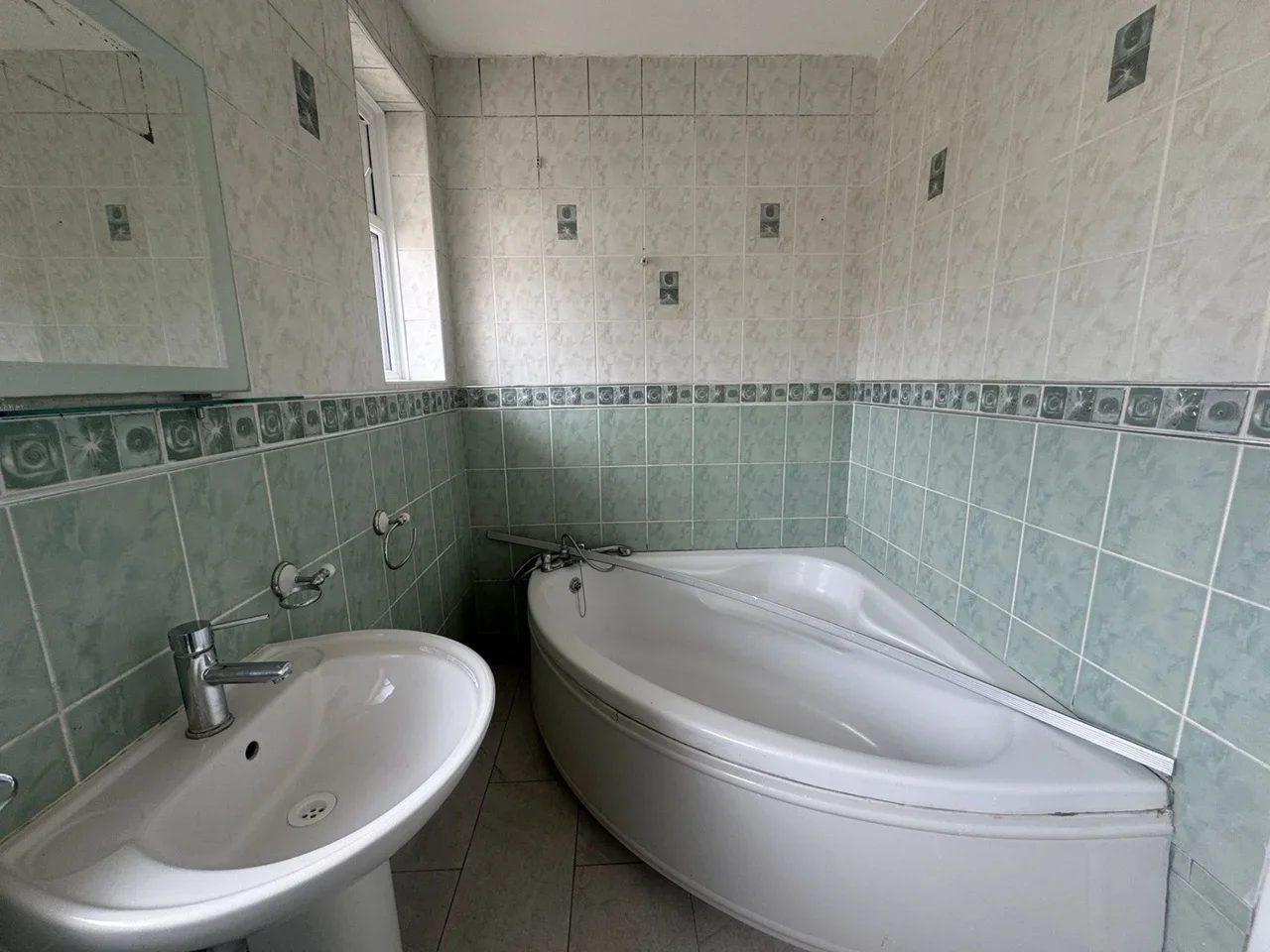 Flat Jonson Close in Greater London