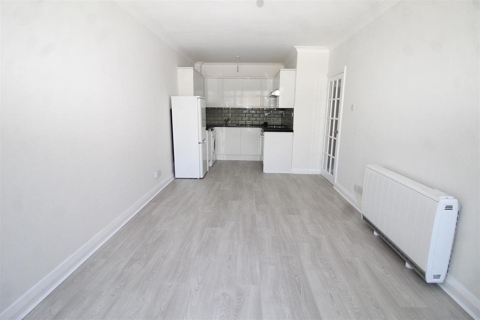 Flat Hadley Road in Greater London