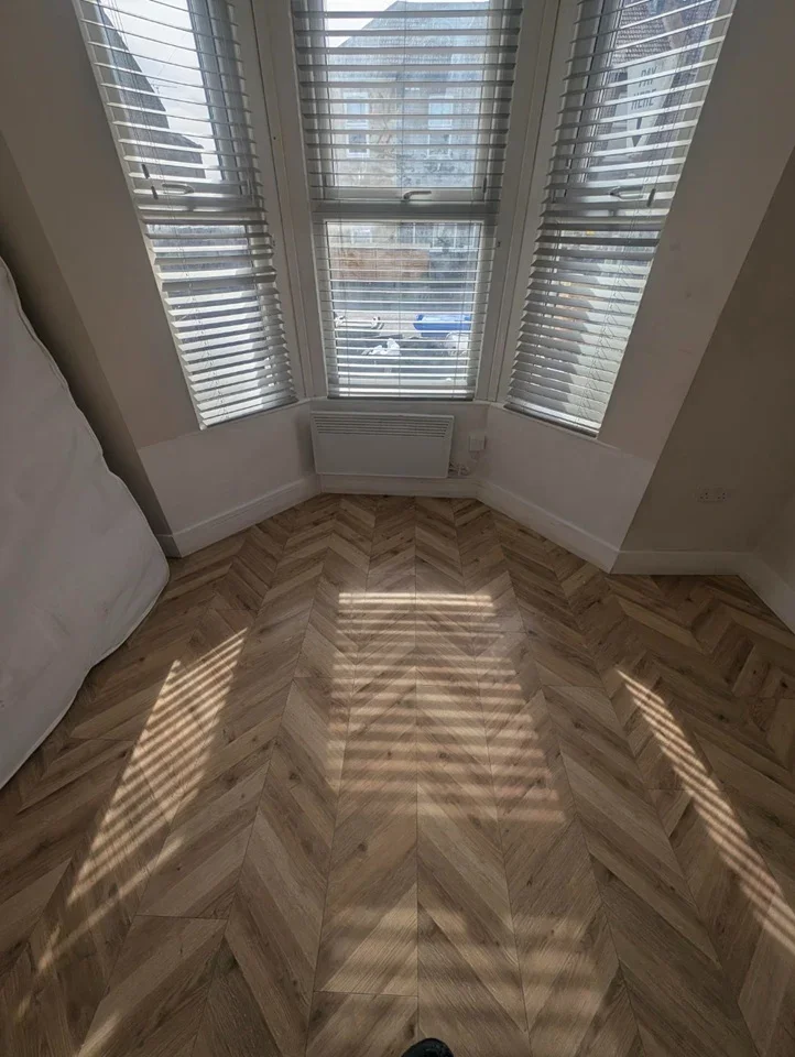 Flat Clarence Road in Grays