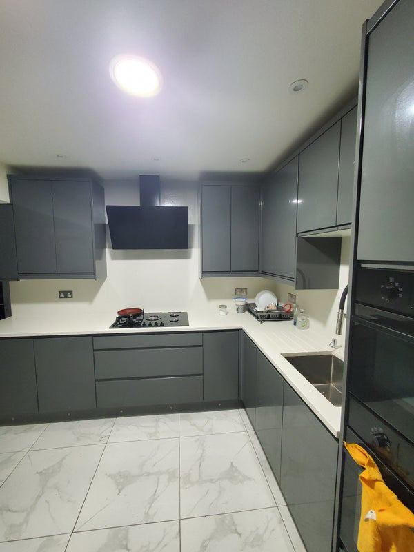 Room Caulfield Road in Greater London