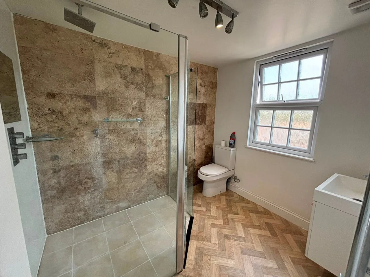 Room Hazeldene Road in Greater London