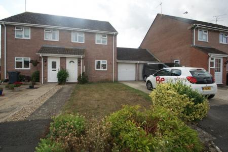 House Rowan Close in Durrington