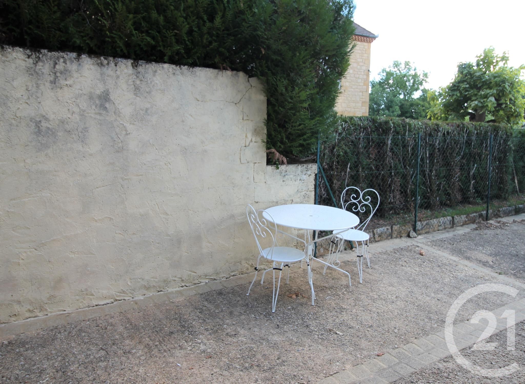 Flat Avenue Charles de Gaulle in Terrasson-Lavilledieu