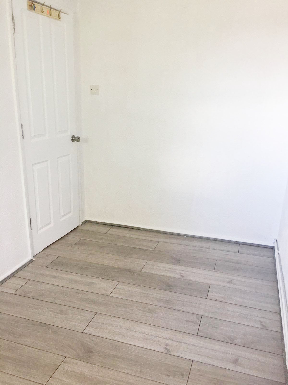 Flat Canberra Square in Tilbury