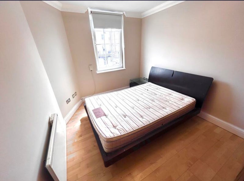 Flat Radnor Road in Greater London