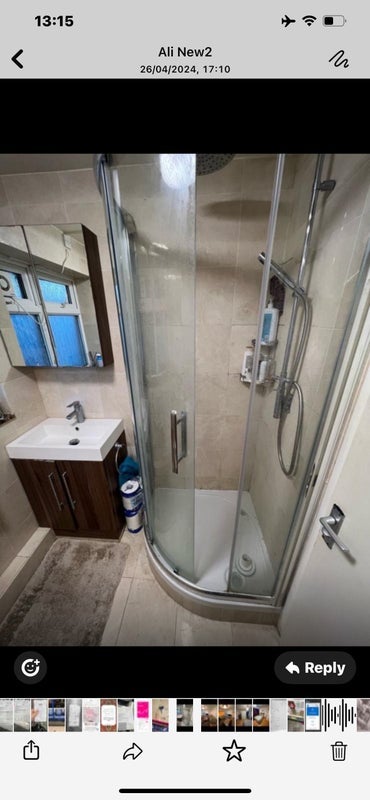 Room Link Road in Greater London
