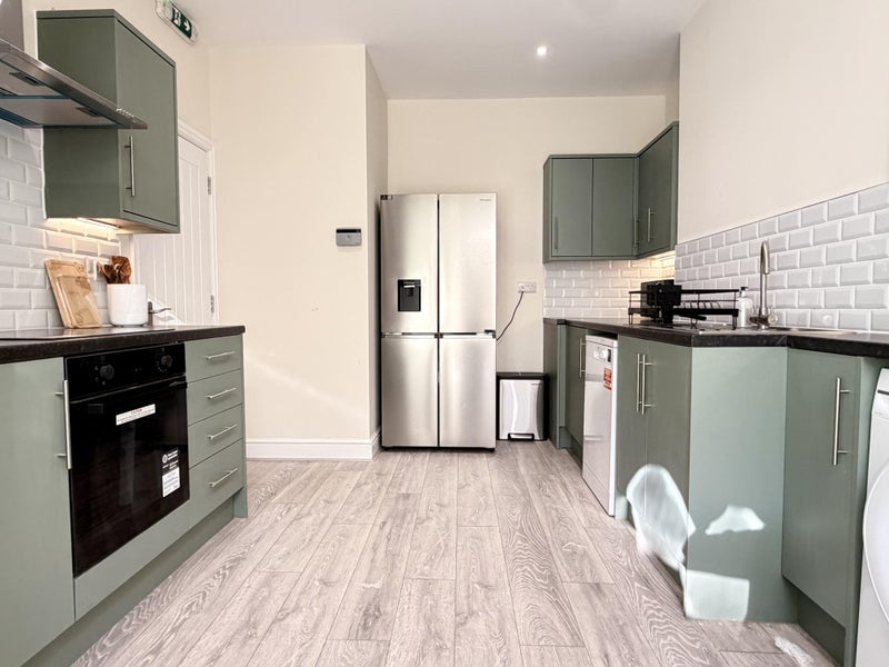 Room Durnsford Road in Greater London