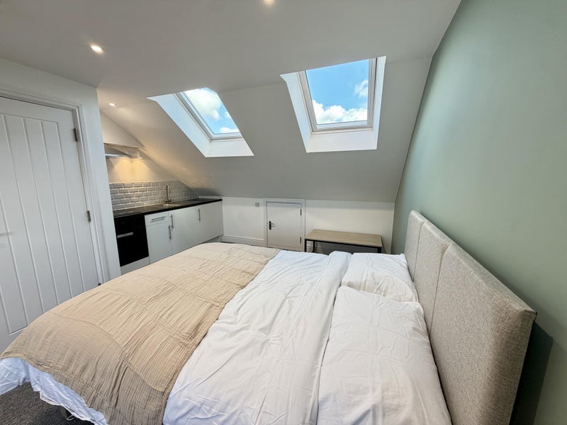 Room Durnsford Road in Greater London