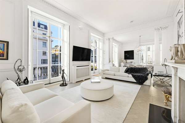 Flat Eaton Place in City of Westminster