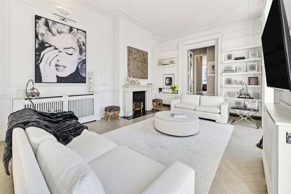 Flat Eaton Place in City of Westminster