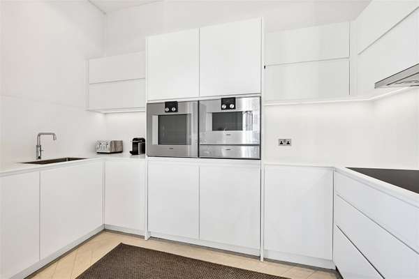 Flat Eaton Place in City of Westminster
