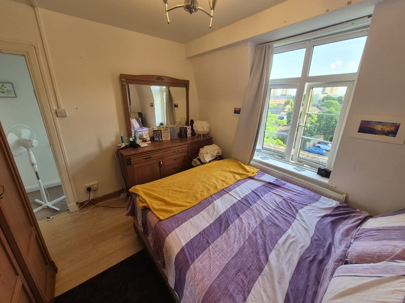 Room Doddington Grove in Greater London