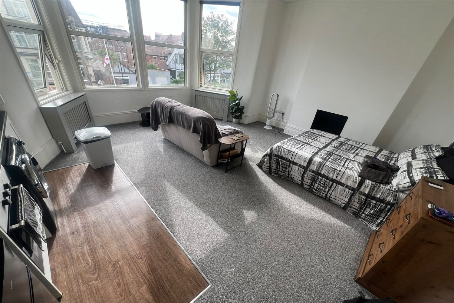 Flat Whitefriars Crescent in Southend-on-Sea