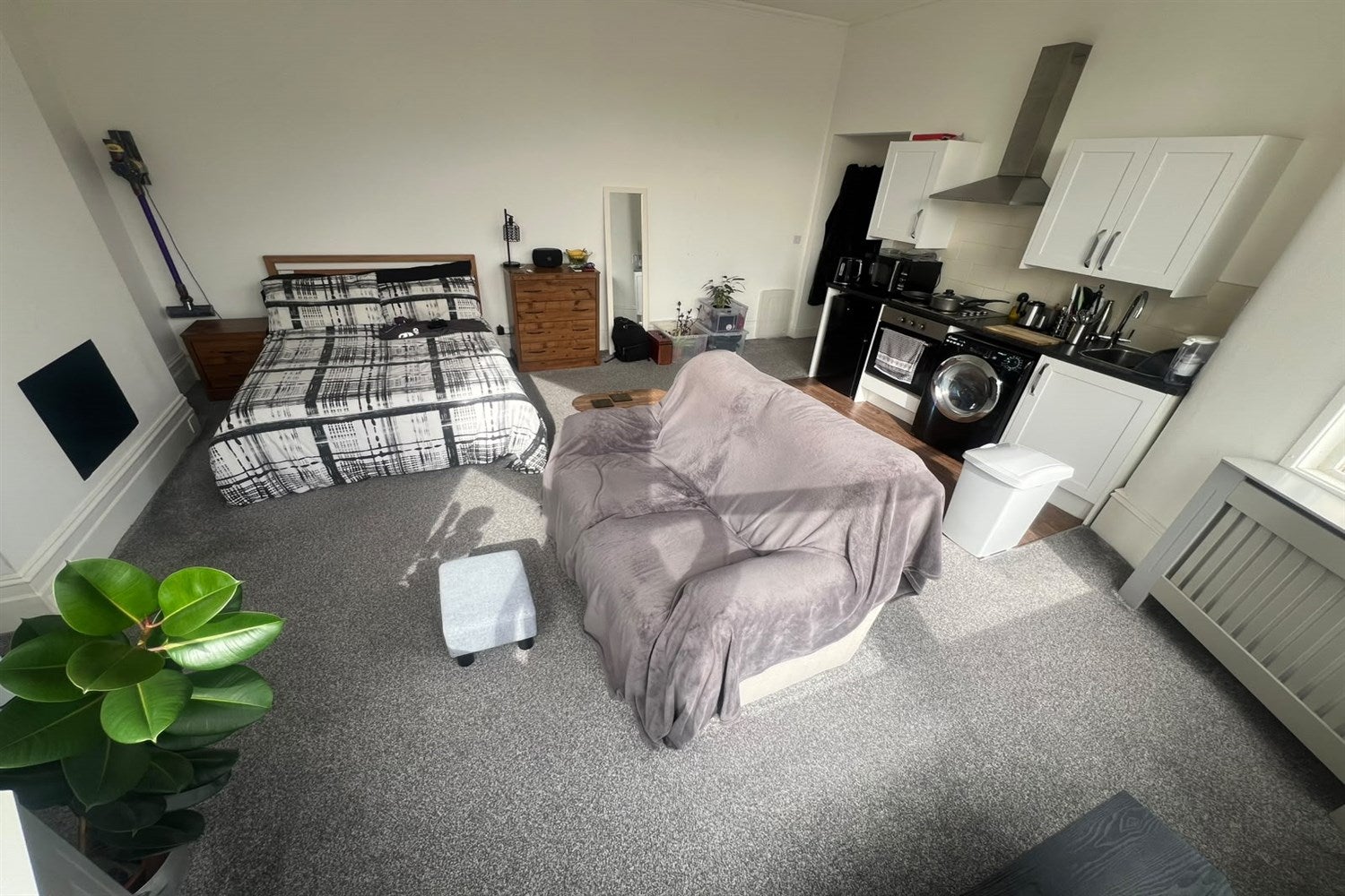 Flat Whitefriars Crescent in Southend-on-Sea