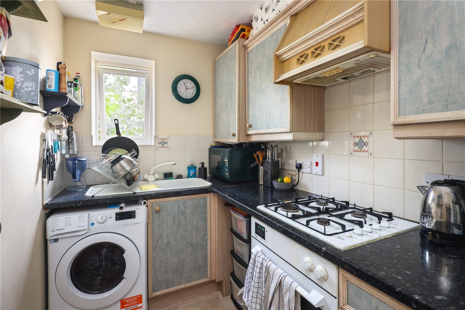 Flat Gatcombe Road in Greater London