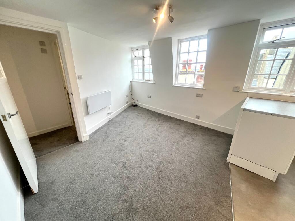Flat St Alban Street in Weymouth