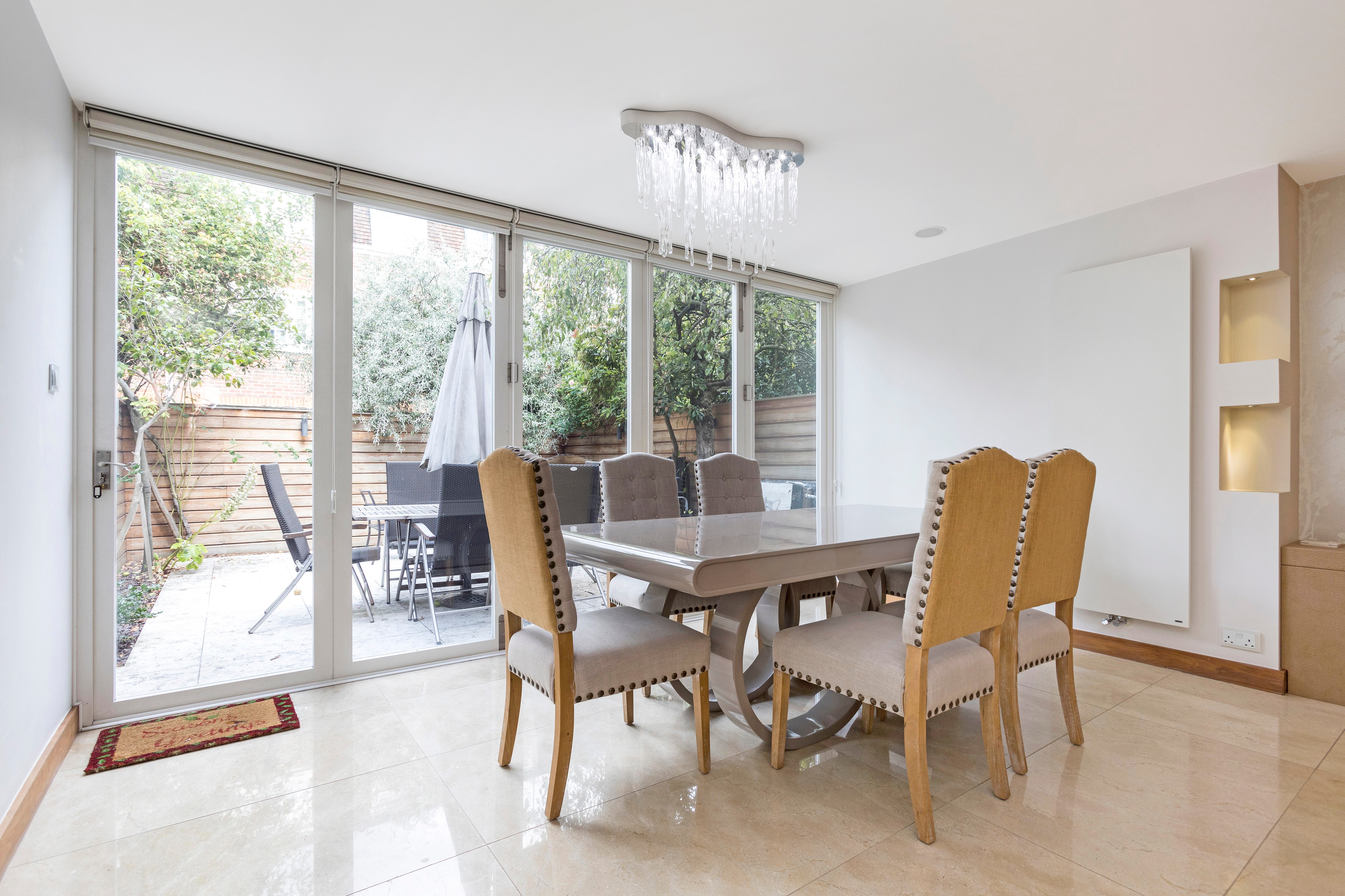 House Abbotsbury Close in Greater London