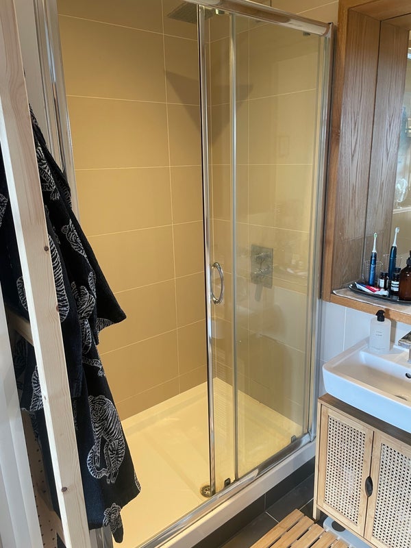 Room Seager Place in Greater London