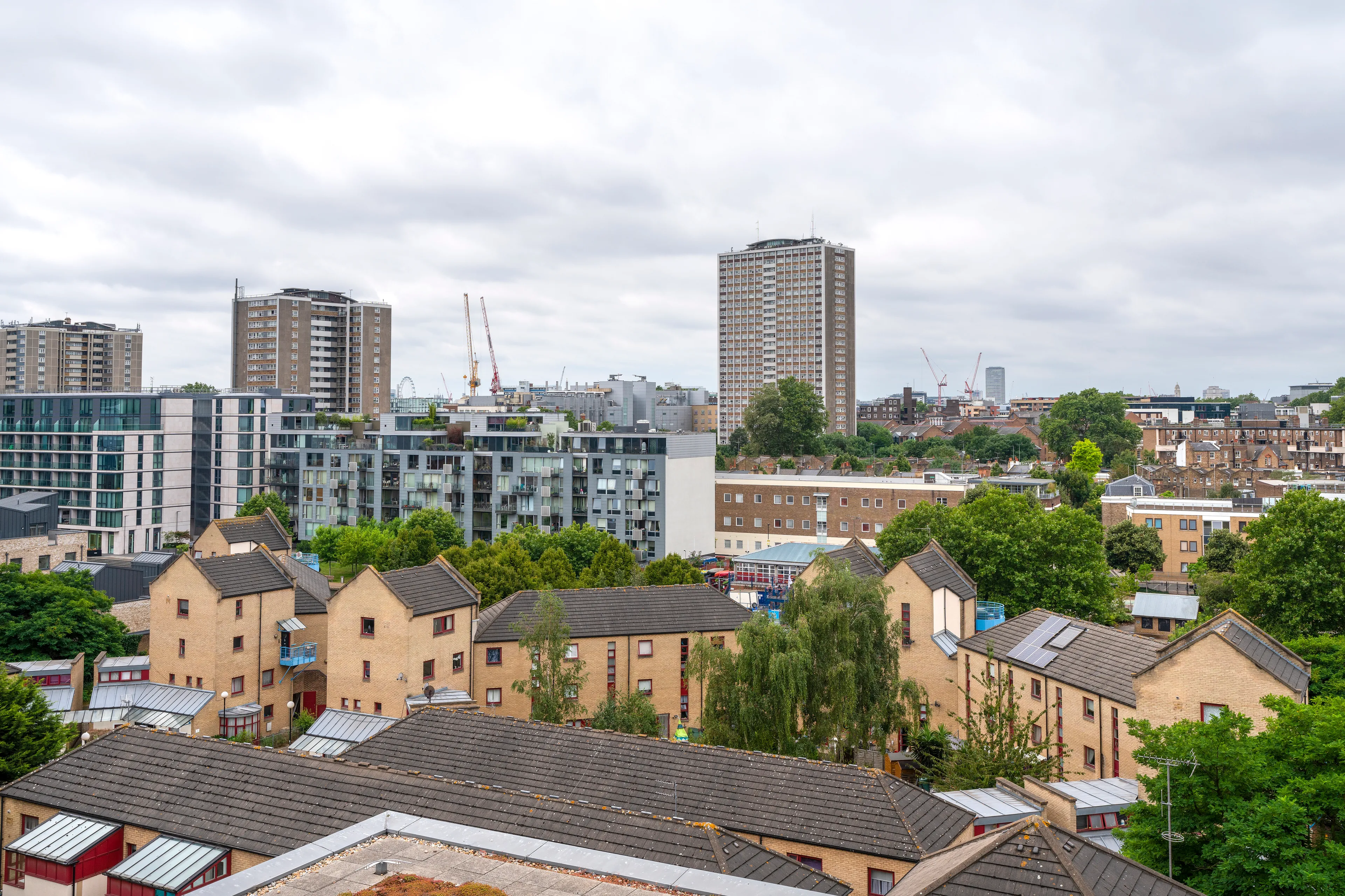 Flat Grand Junction Wharf in Greater London