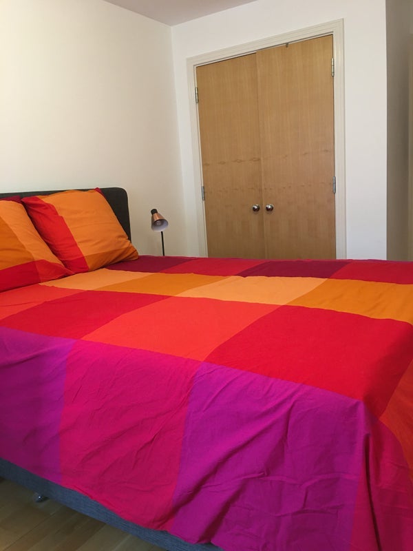 Room St. Davids Square in Greater London