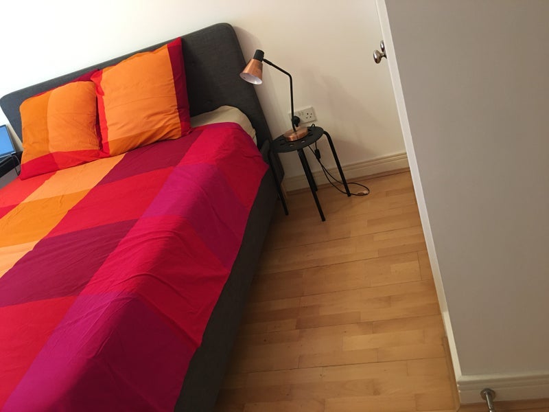 Room St. Davids Square in Greater London