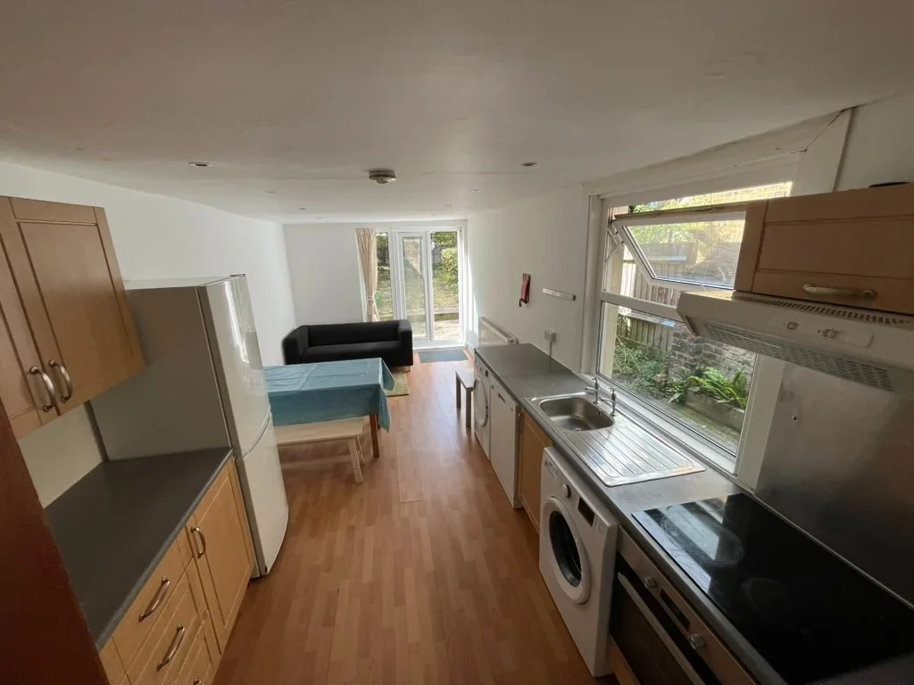House Braxfield Road in Greater London