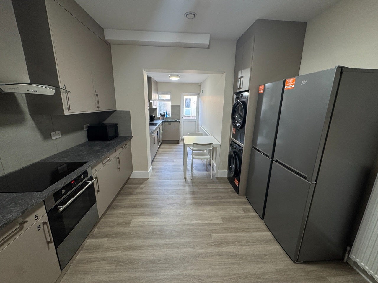 Room Stirling Road in Greater London