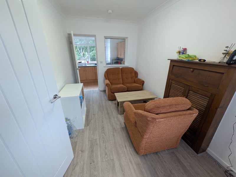 Room Freeman Road in Newcastle upon Tyne