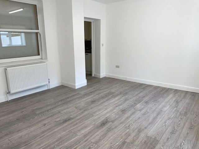 Flat Talgarth Road in Greater London