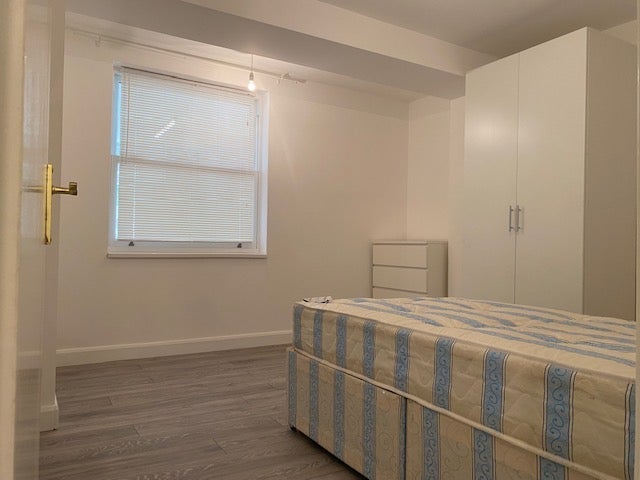 Flat Talgarth Road in Greater London