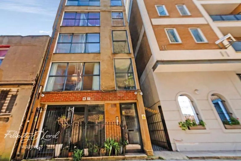 Flat Boulcott Street in Greater London