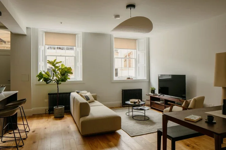 Flat Claremont Crescent in City of Edinburgh