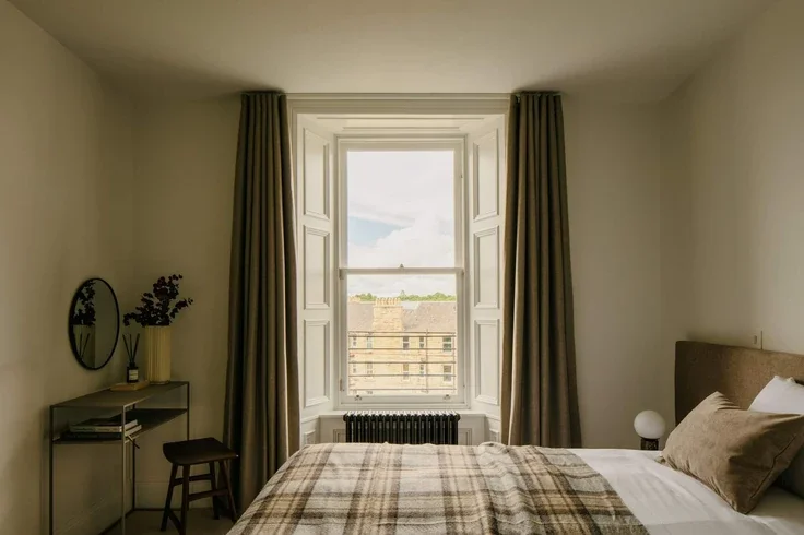 Flat Claremont Crescent in City of Edinburgh