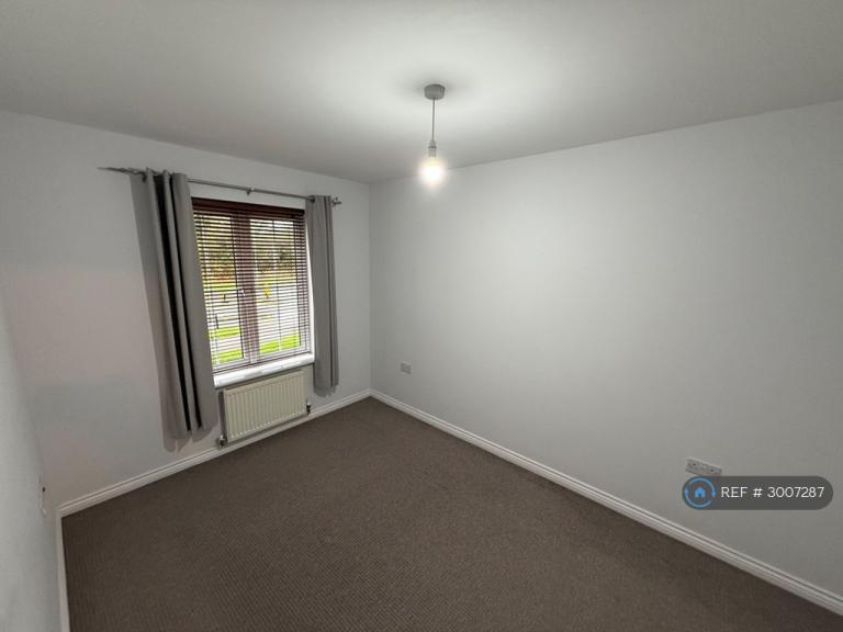 Flat Flaxlands Row in Olney