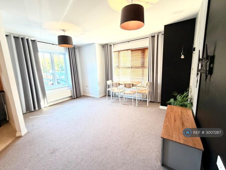 Flat Flaxlands Row in Olney